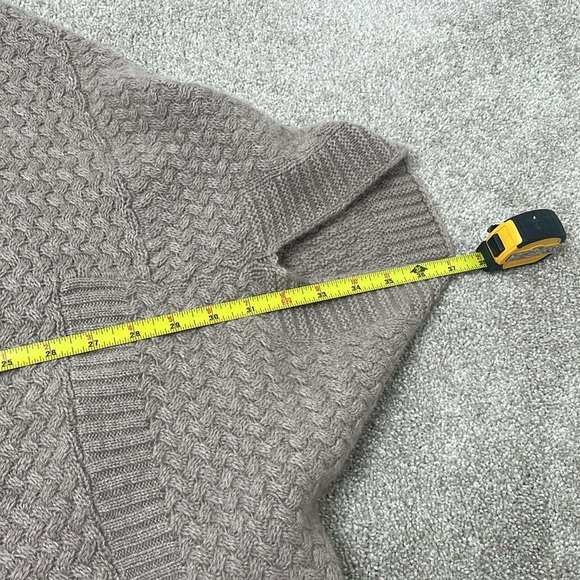 Neiman Marcus Cashmere Turtleneck Poncho - Picture 9 of 10